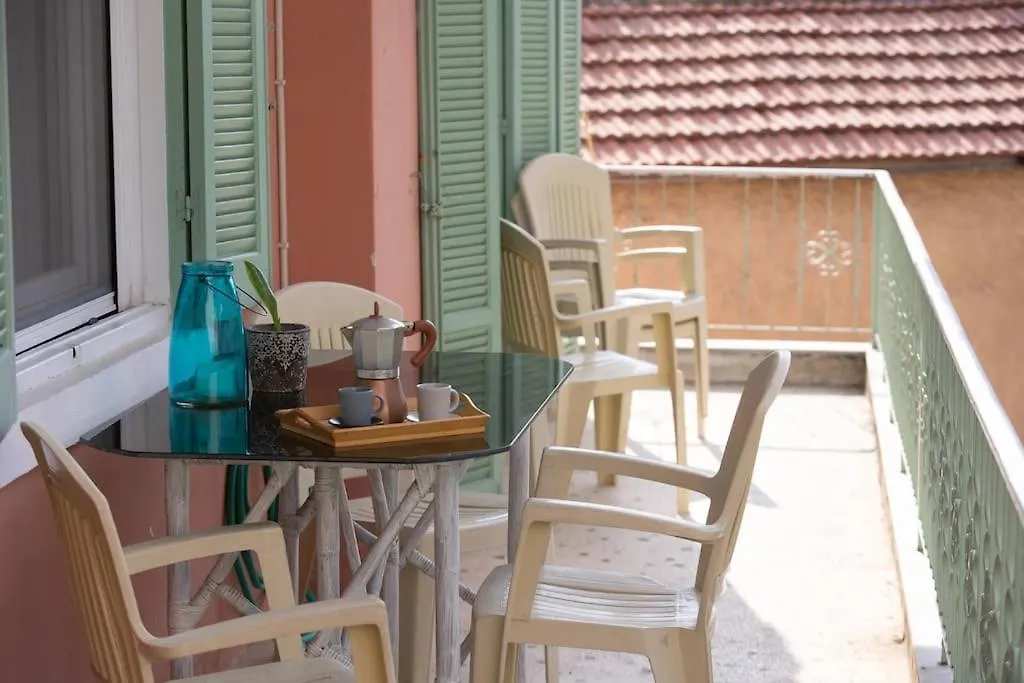 Spacious Apartment In Old Town - Private Parking Thessaloníki