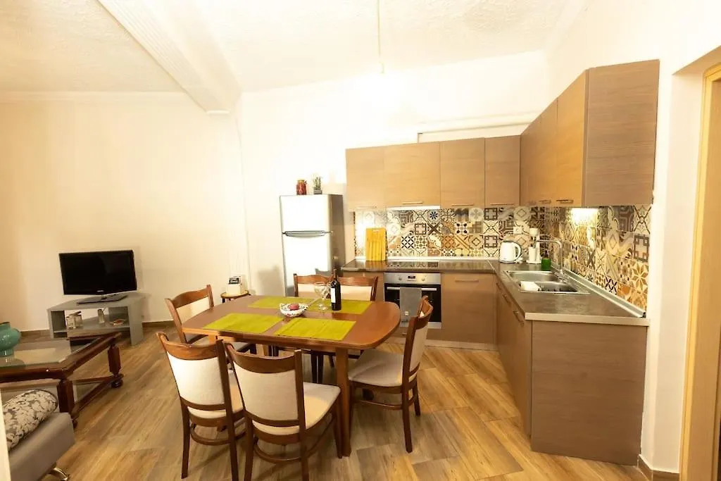 Spacious Apartment In Old Town - Private Parking Thessaloníki 0*,  Grækenland